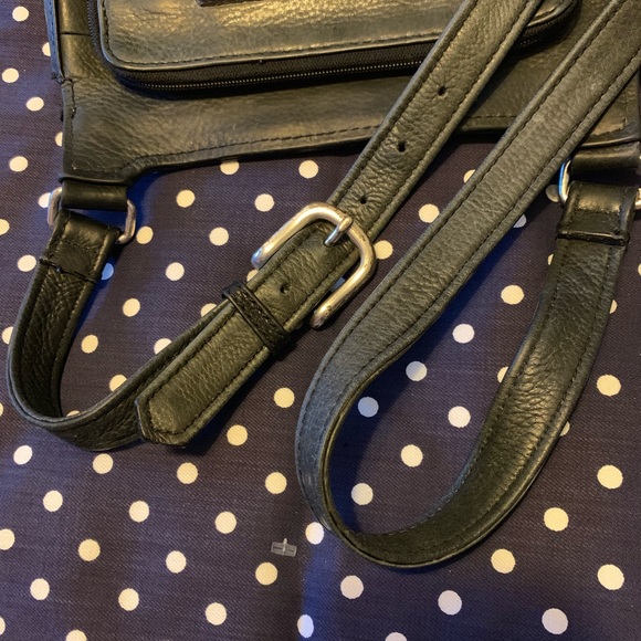 Fossil Crossbody Purse - Picture 2 of 8